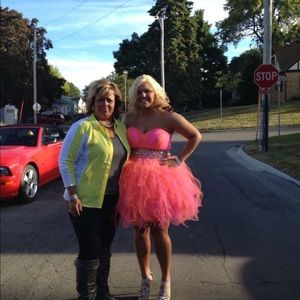 Beautiful homecoming dress!!